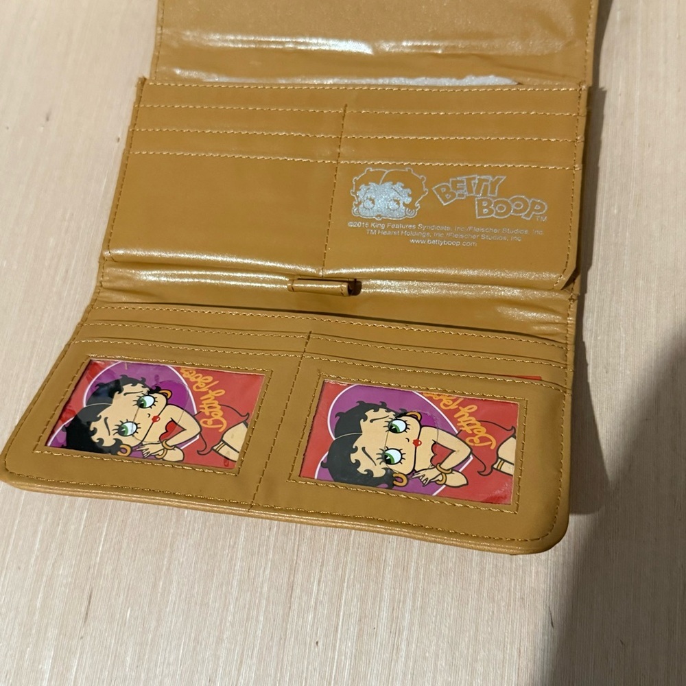 Betty Boop 2015 Rhinstone Studded Brown Wallet Tri-Fold Brand New Never Used!! - Picture 8 of 13